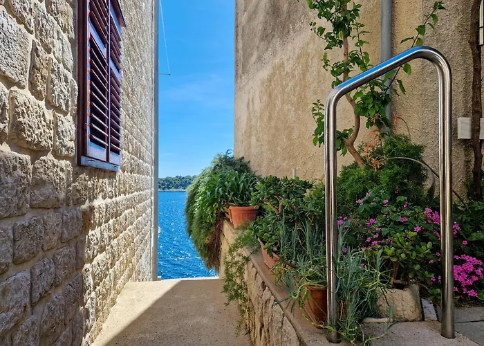 Rapski Dvor By Interhome * Rab Town