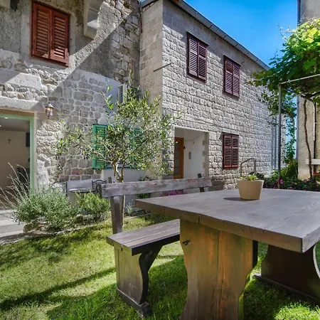 Rapski Dvor By Interhome