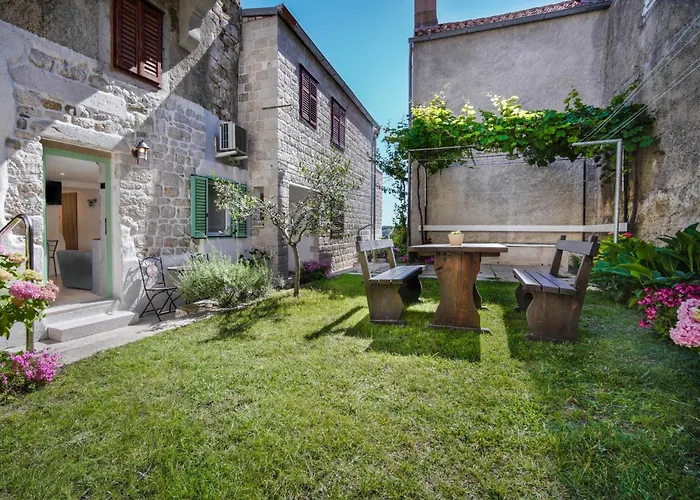 Rapski Dvor By Interhome * Rab Town